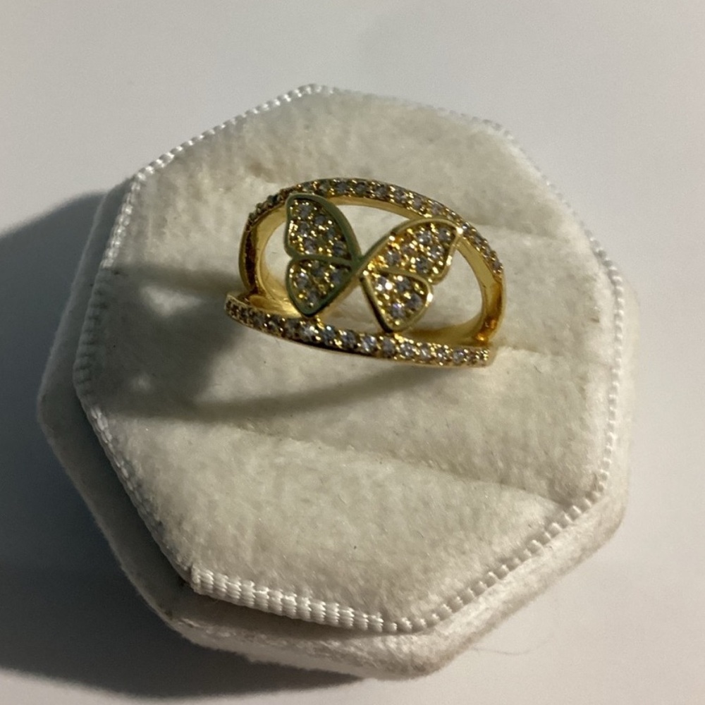 - 🦋Goldtone Sparkling Cz Diamond Butterfly wide Band ring